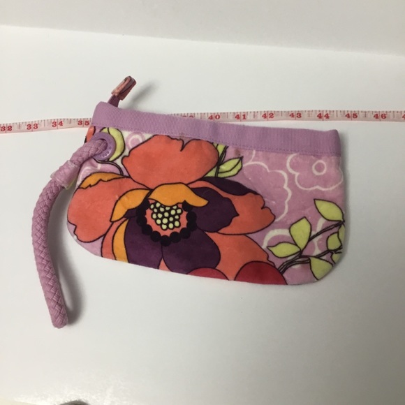 FREE WITH MINIMUM $20 PURCHASE GAP Wristlet / Cosmetics Pouch - Picture 3 of 7